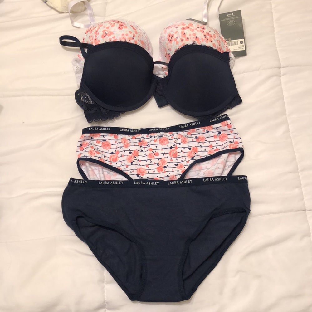 Pushup bras 34C and underwear set M